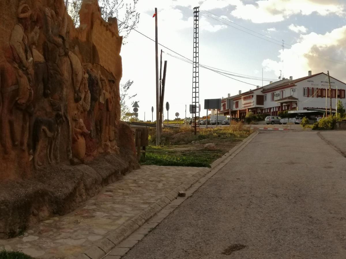 Hostal Miguel Hernandez Munera Exterior foto